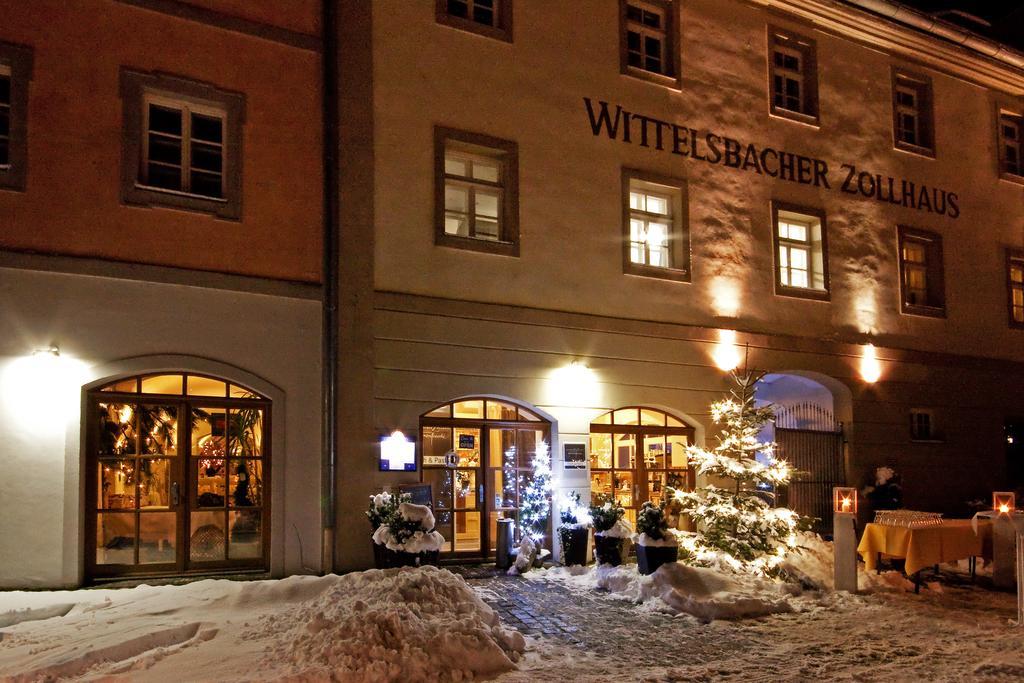 Отель Wittelsbacher Zollhaus Фильсхофен-ан-дер-Донау Экстерьер фото